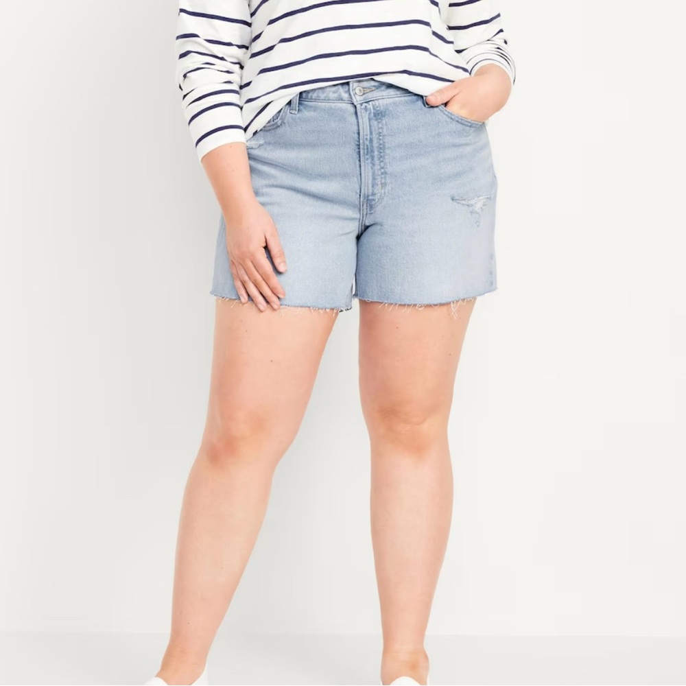 Old Navy Women's Plus Size Sky Hi A Line High Rise Shorts Size 28